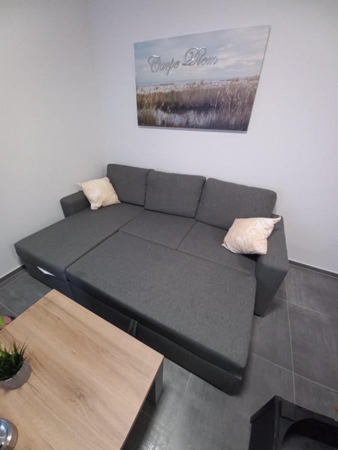 Apartment Martina Vir Bagian luar foto