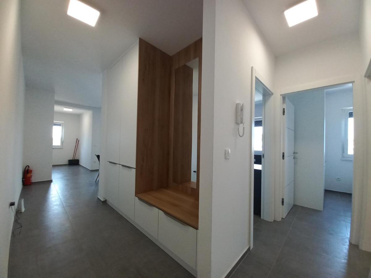 Apartment Martina Vir Bagian luar foto