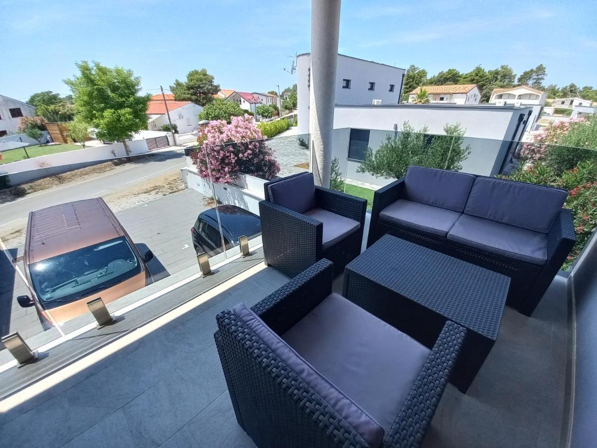 Apartment Martina Vir Bagian luar foto