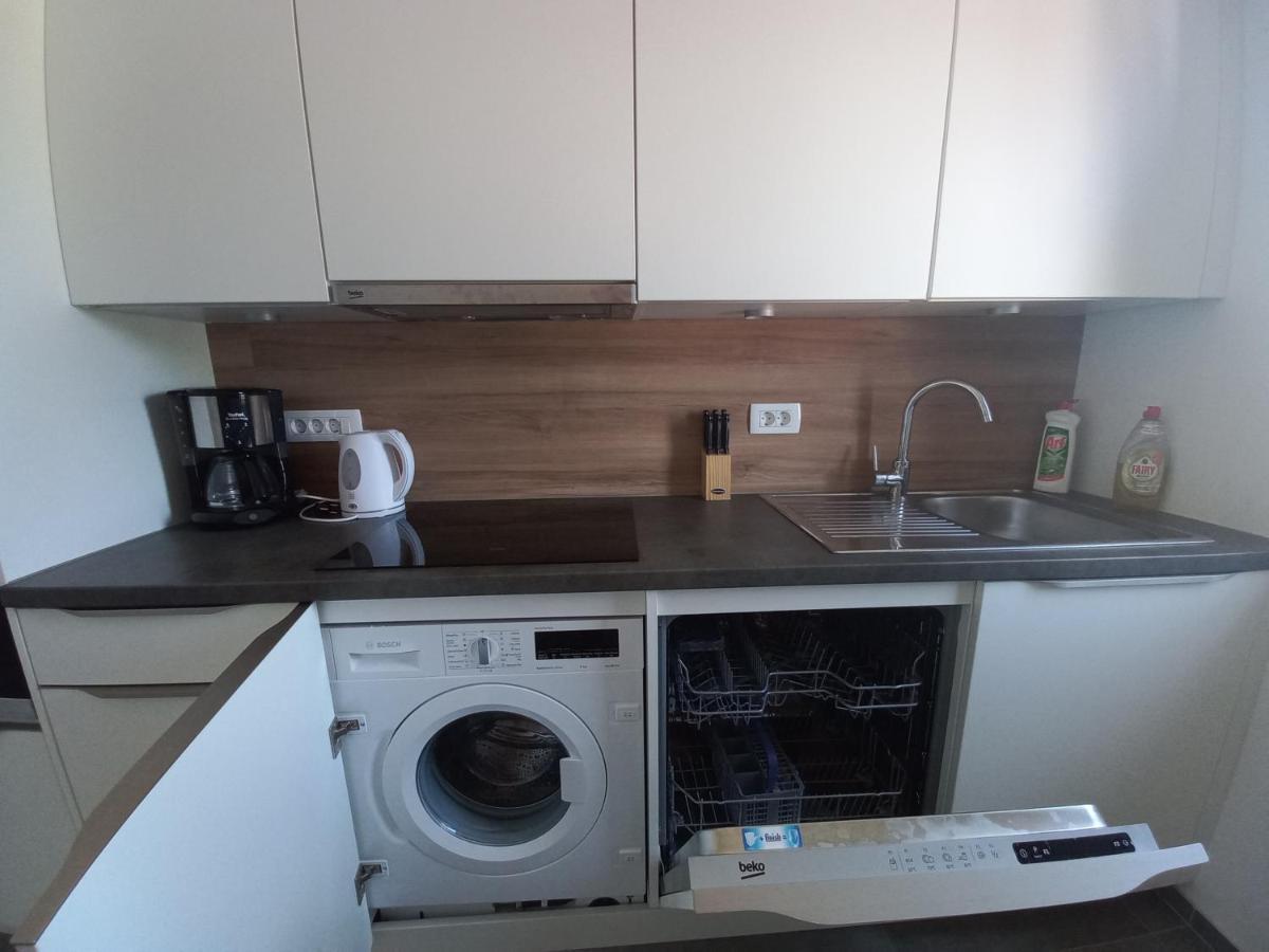 Apartment Martina Vir Bagian luar foto