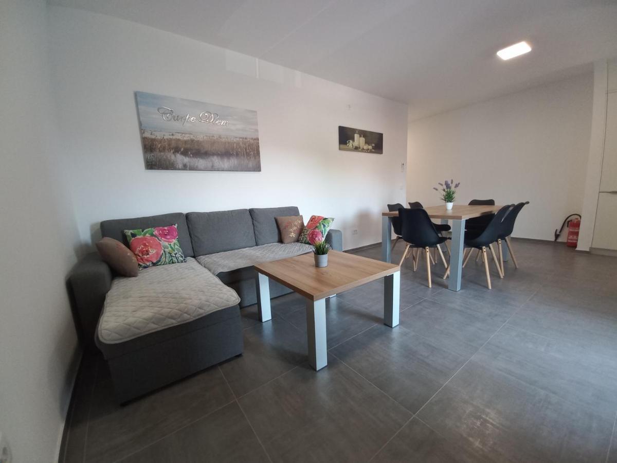 Apartment Martina Vir Bagian luar foto