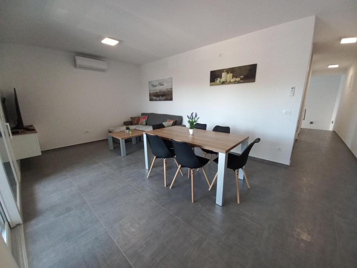 Apartment Martina Vir Bagian luar foto